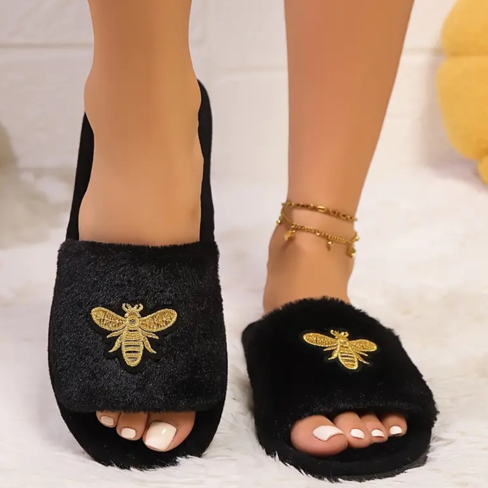 Luxury Designer Women’s Slippers - NEW - Picture 3 of 7